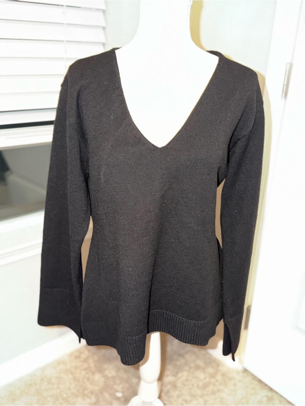 H&M Black V-Neck Women's Sweater